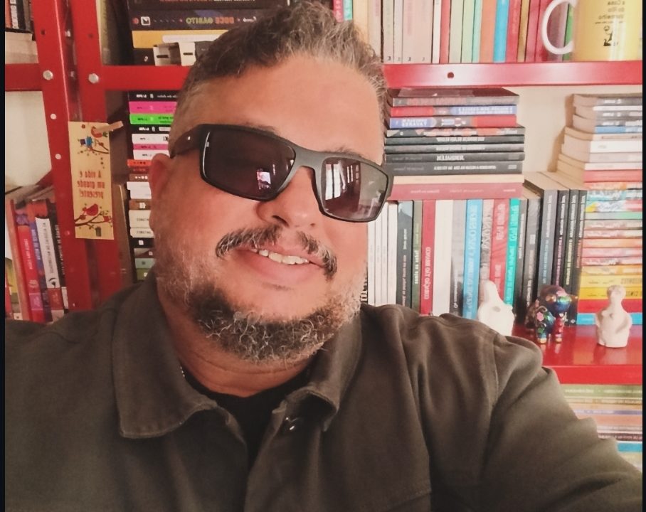 Entre Angeli e a universidade brasileira: a singularidade de Augustina